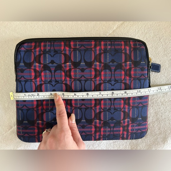 EUC Coach Laptop iPad Padded Case - Signature C - Stylish Tech Protection - Picture 6 of 7